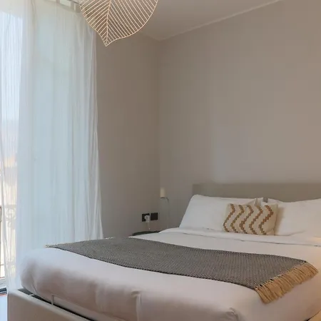 Vista - By Myhomeincomo Apartman